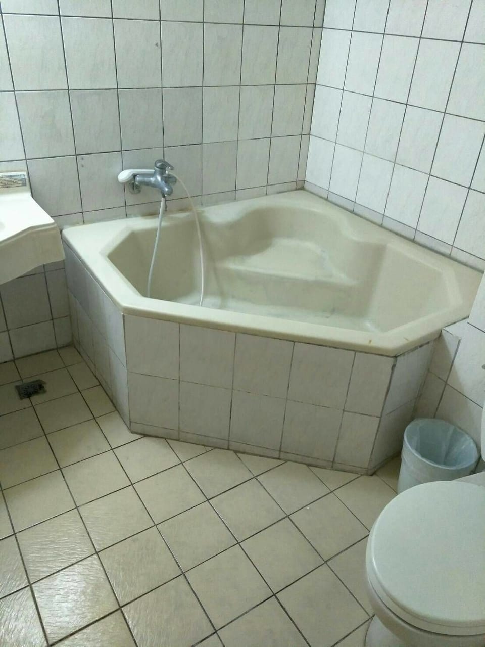 Classic Quadruple Room, 2 Double Beds, Non Smoking | Bathroom | Separate tub and shower, spring water tub, free toiletries, slippers