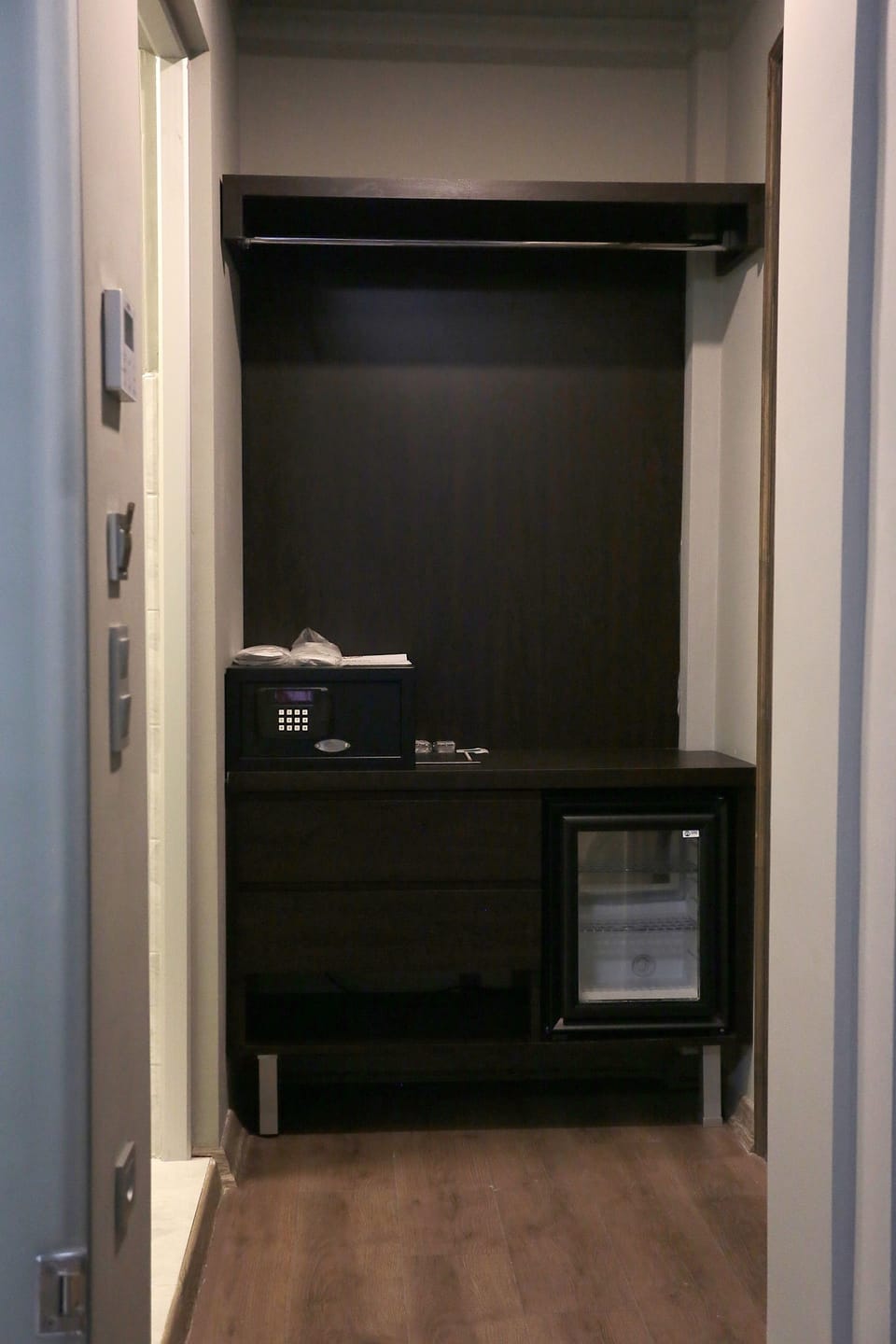 Deluxe Twin Room, Non Smoking | Minibar