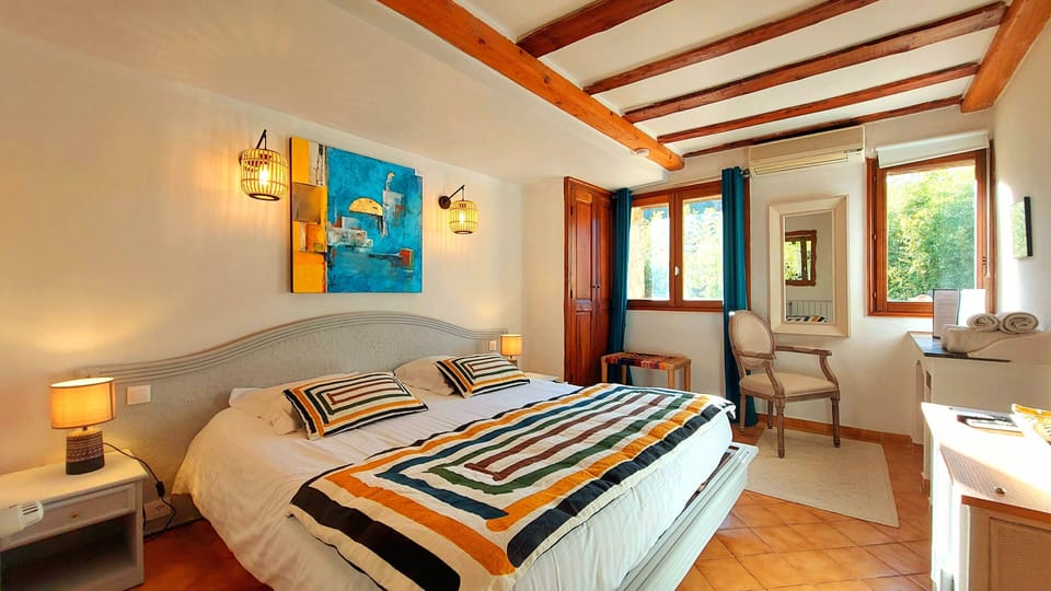 Campagnarde | Minibar, individually decorated, individually furnished, blackout drapes