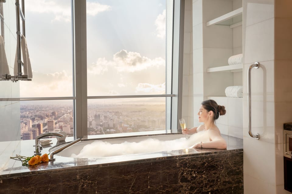 Grand Room (Premier, 1 King) | City view
