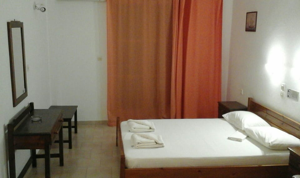 Standard Room, 1 Double Bed, Balcony, Pool View | In-room safe, soundproofing, bed sheets