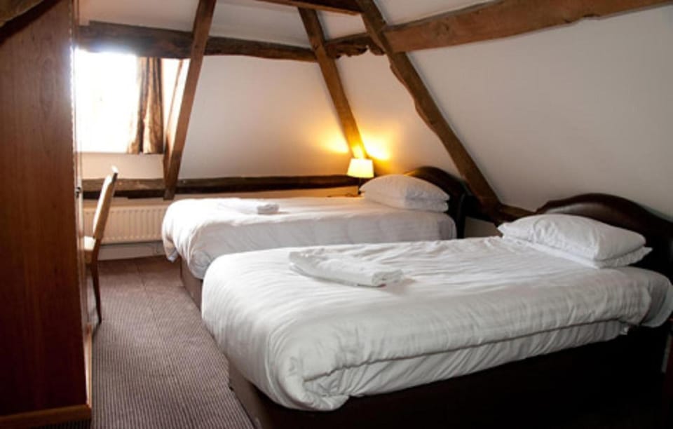 Twin Room | Desk, iron/ironing board, free WiFi