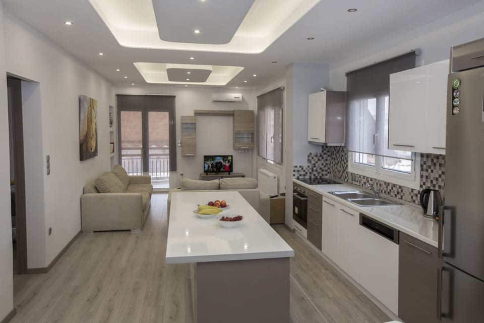Apartment | Private kitchen | Full-size fridge, oven, stovetop, dishwasher