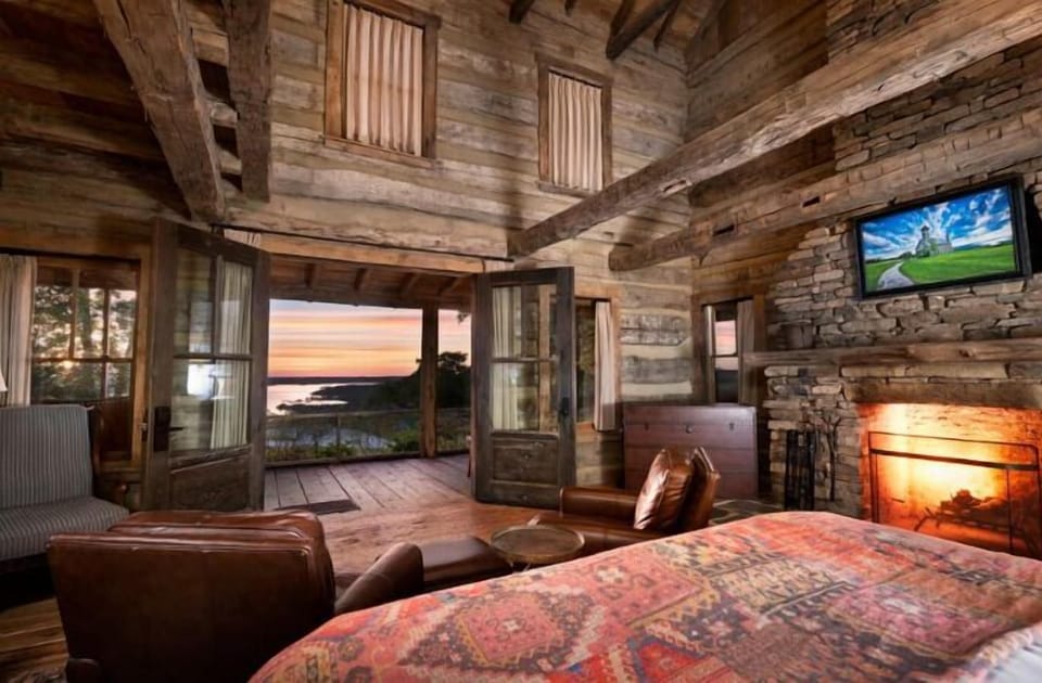Jack's Cabin at Top Of The Rock | Premium bedding, down comforters, pillowtop beds, in-room safe
