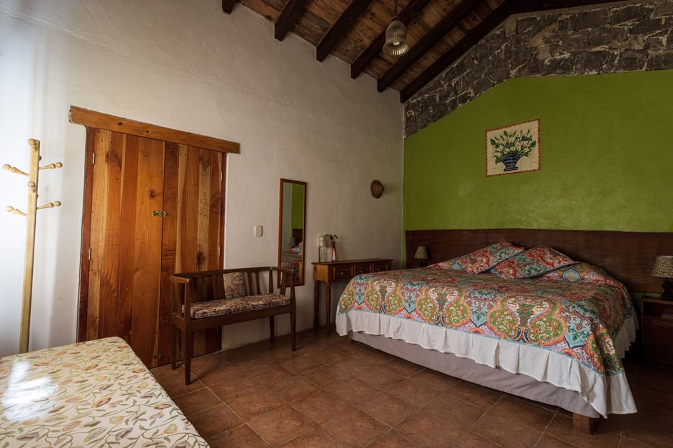 Design Room, 1 King Bed, Non Smoking | Bed sheets