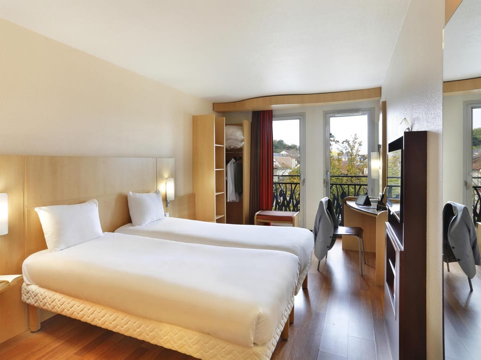 Standard Room, 2 Twin Beds | In-room safe, desk, soundproofing, iron/ironing board