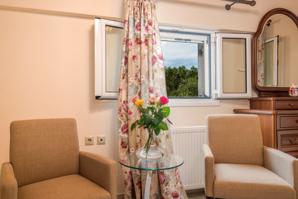 Villa, 3 Bedrooms, Non Smoking | 3 bedrooms, in-room safe, soundproofing, iron/ironing board