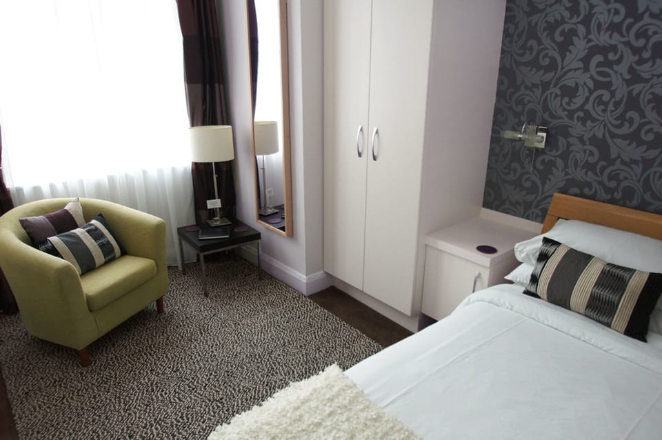 New Steine Apartment Sea View by Brighton Holiday Lets Apartment in Brighton