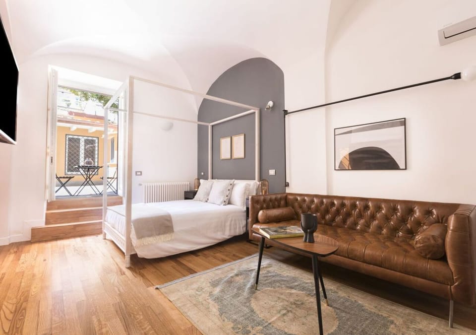 Deluxe Apartment | Down comforters, blackout drapes, soundproofing, free WiFi