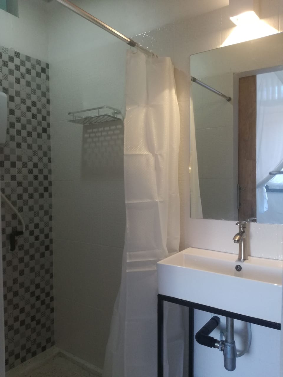 City Double Room | Bathroom | Shower, hair dryer