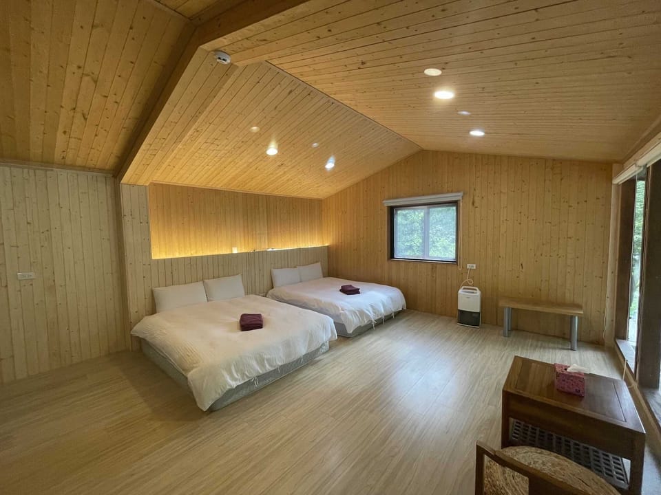 Family House, 4 Bedrooms, Accessible | Blackout drapes, free WiFi, bed sheets