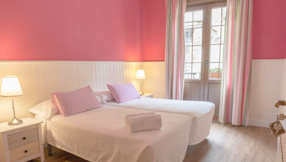 Double or Twin Room, 1 Double or 2 Twin Beds (External private bathroom) | Iron/ironing board, free WiFi, bed sheets