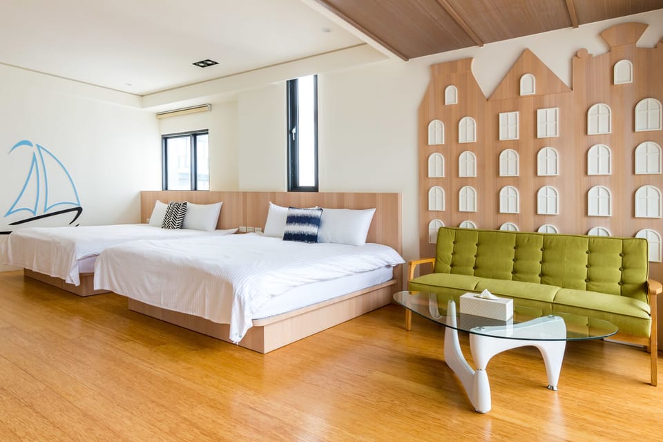 Deluxe Quadruple Room, Lanai, Garden View | Reception