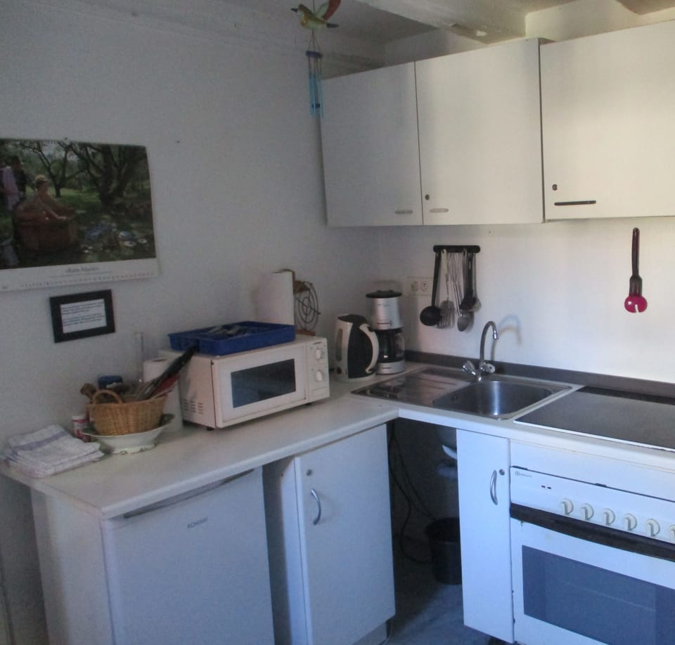 House, 3 Bedrooms (exclusive 350 Euro Kaution) | WiFi (free), individually decorated, individually furnished, bed sheets