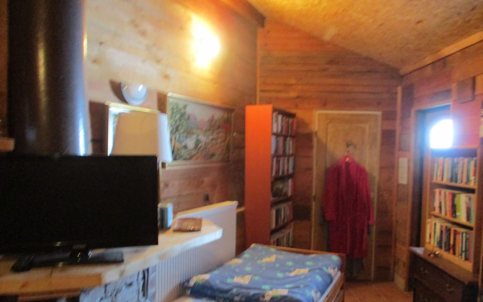Basic Quadruple Room (Rustikal) | WiFi (free), individually decorated, individually furnished, bed sheets