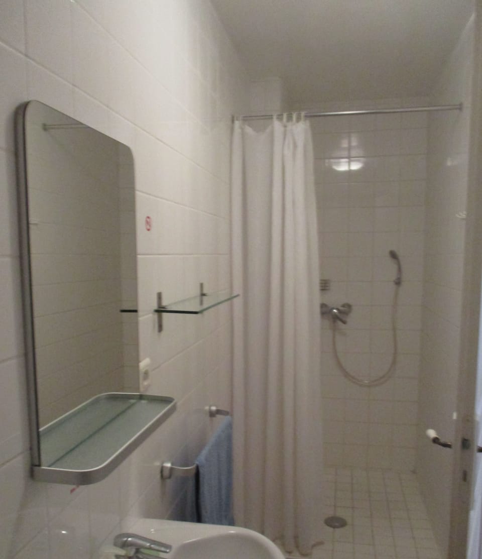 Classic Double Room (Seeblick) | WiFi (free), individually decorated, individually furnished, bed sheets