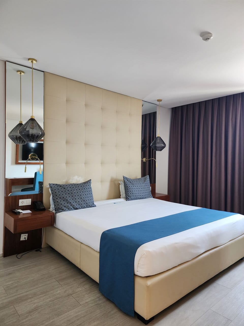 Executive Double or Twin Room | Bathroom | Free toiletries, hair dryer, bathrobes, slippers