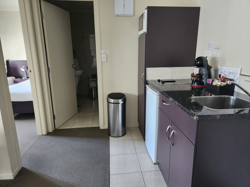 Apartment, 1 Bedroom, Ground Floor | Private kitchenette | Fridge, microwave, coffee/tea maker, electric kettle