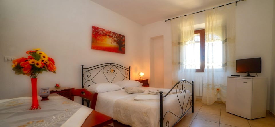 Double Room, 1 Bedroom | Premium bedding, down comforters, desk, blackout drapes