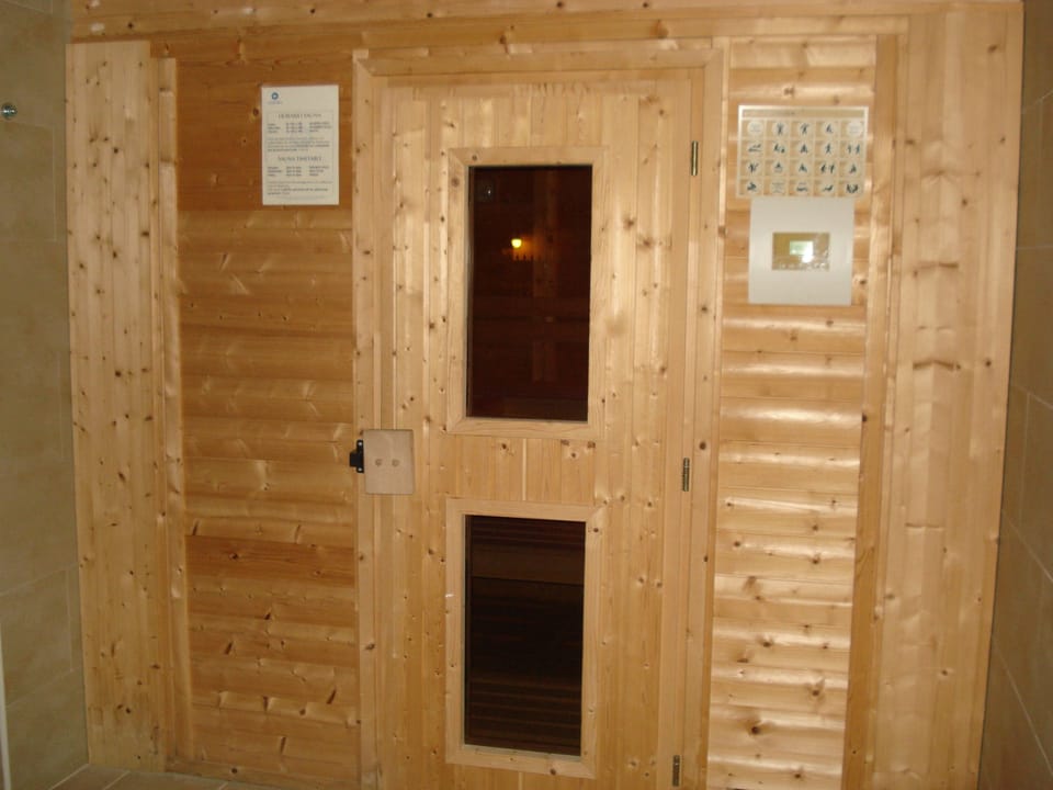 1 treatment room