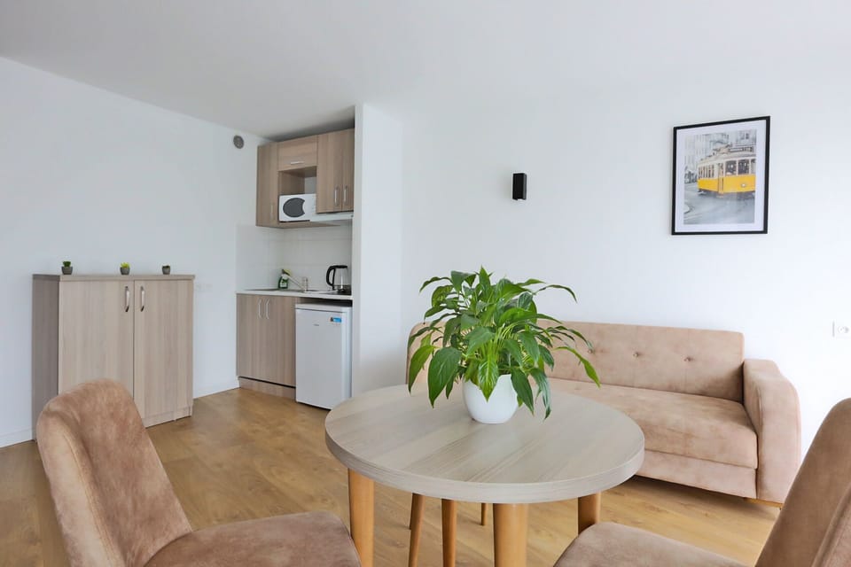 Superior Triple Room | Desk, blackout drapes, soundproofing, iron/ironing board