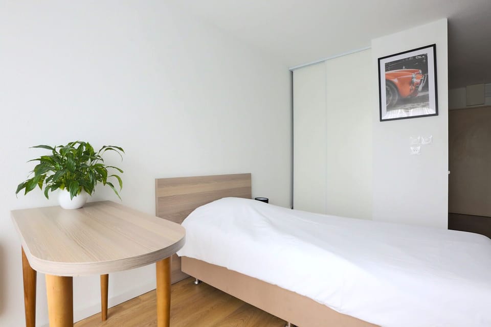 Superior Single Room | Desk, blackout drapes, soundproofing, iron/ironing board