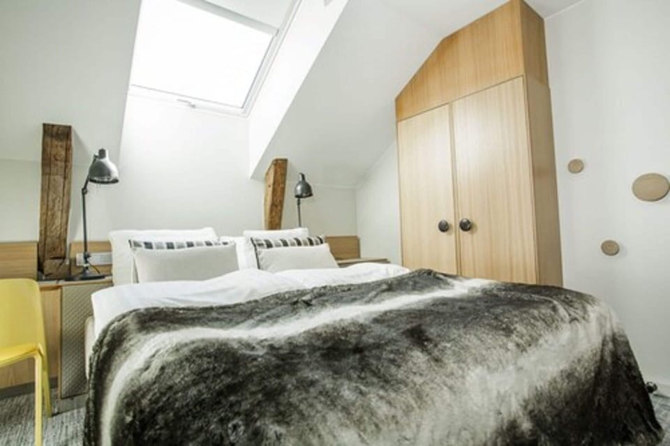 Standard Double Room, Annex Building | Desk, laptop workspace, blackout drapes, soundproofing