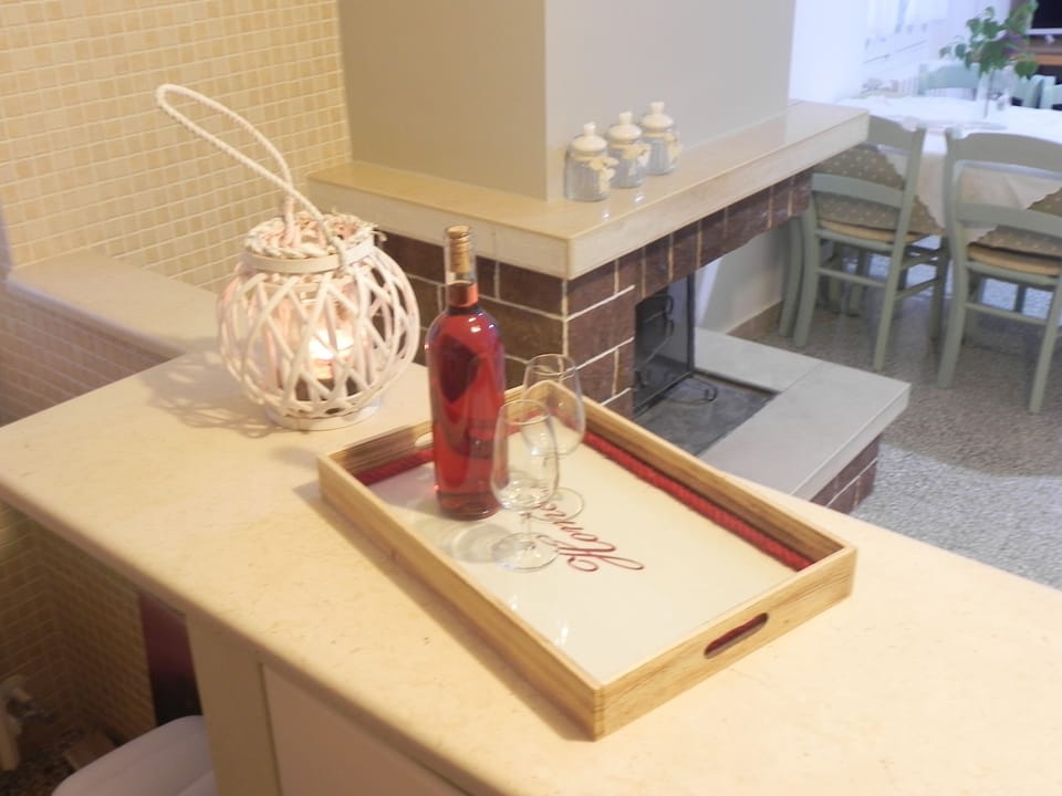 Apartment, 2 Bedrooms, Patio | Private kitchen | Electric kettle