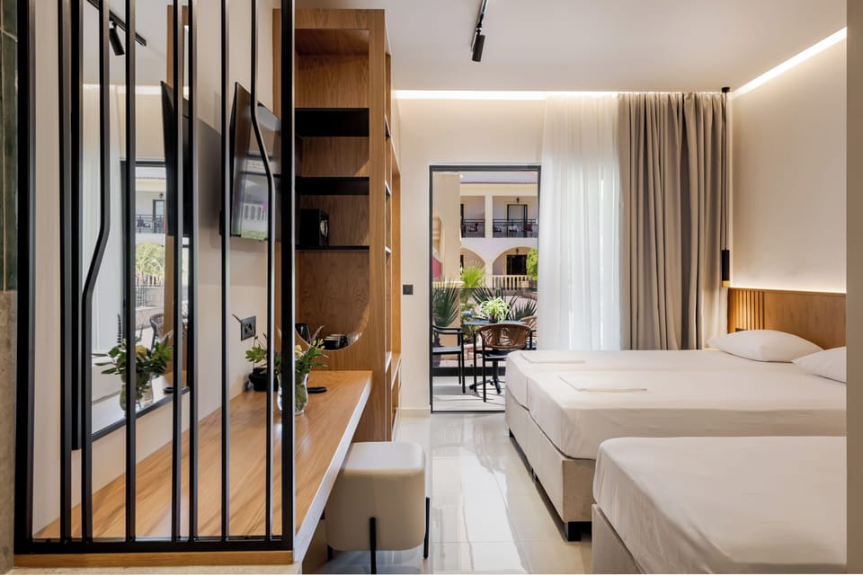 Premium Triple Room | Laptop workspace, soundproofing, iron/ironing board, free WiFi