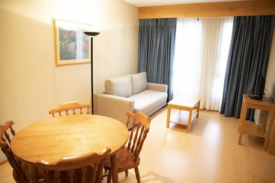 Economy Apartment, 1 Bedroom | Desk, laptop workspace, soundproofing, free WiFi