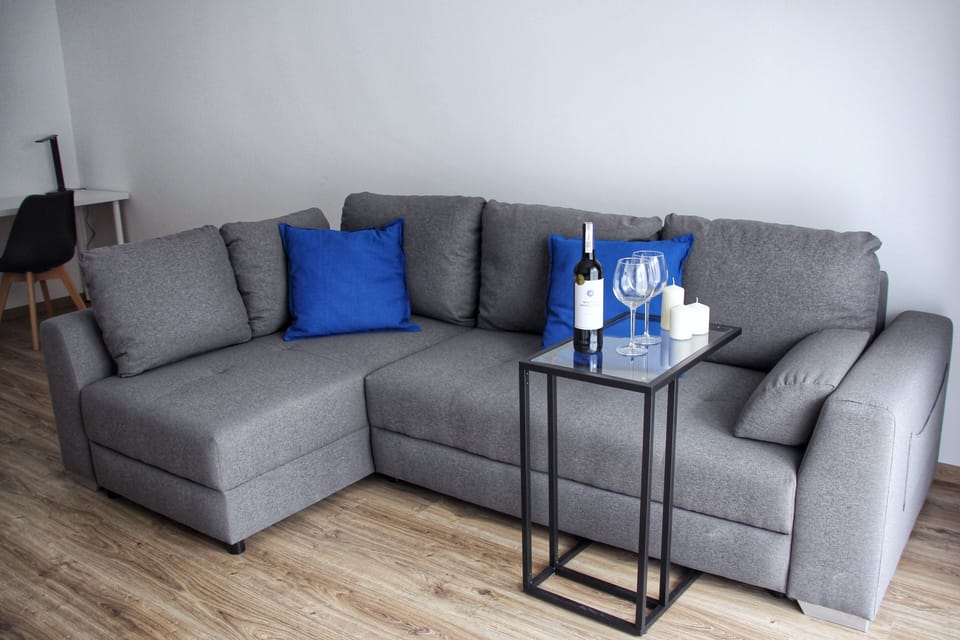 Comfort Apartment | Desk, laptop workspace, iron/ironing board, free WiFi
