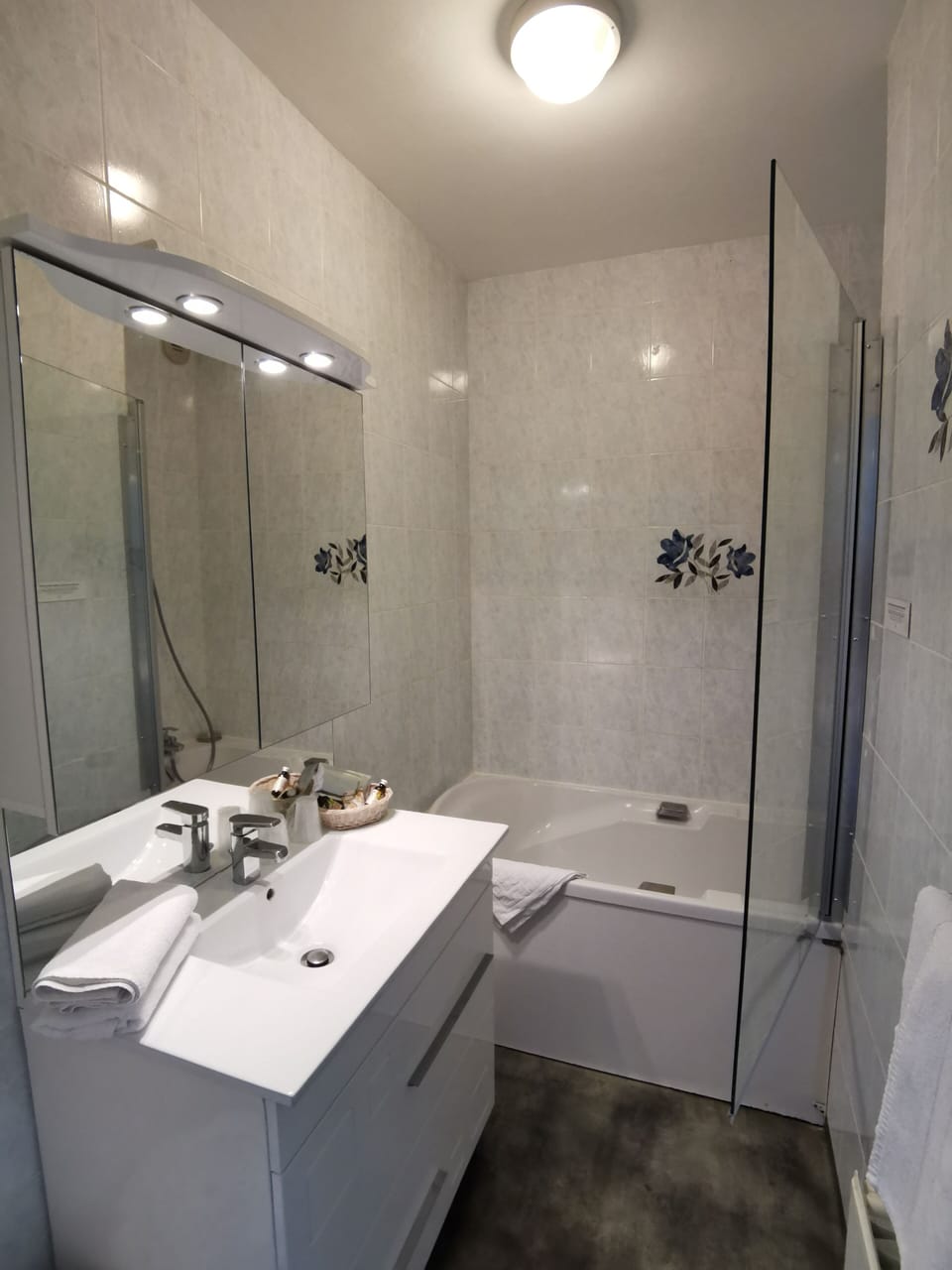 Free toiletries, hair dryer, towels, soap