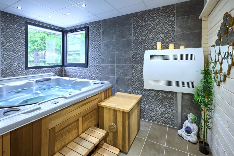Comté d'Ornon - Logis Hôtel & Spa Hotel in Gradignan