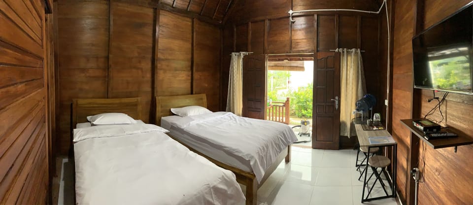 Standard Twin Room | In-room safe, desk, laptop workspace, free WiFi