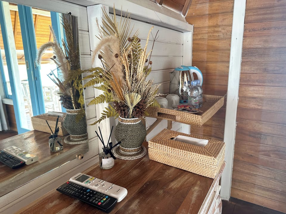 Deluxe Double Room | In-room safe, desk, soundproofing, iron/ironing board
