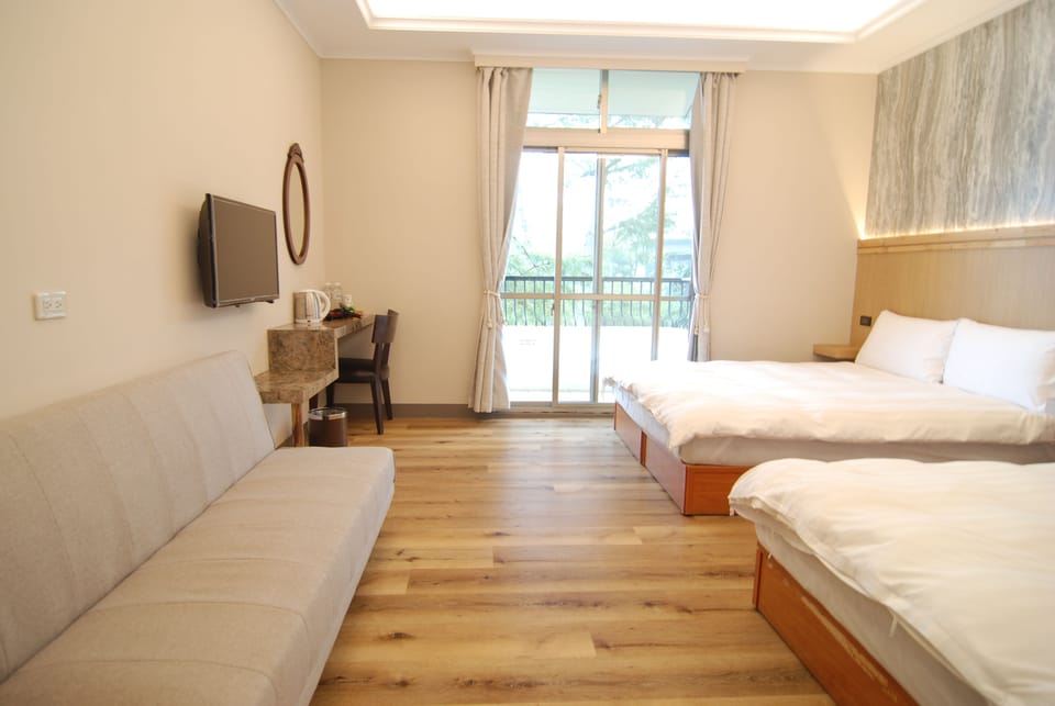 Standard Quadruple Room, 2 Double Beds, Non Smoking | Desk, blackout drapes, free WiFi, bed sheets