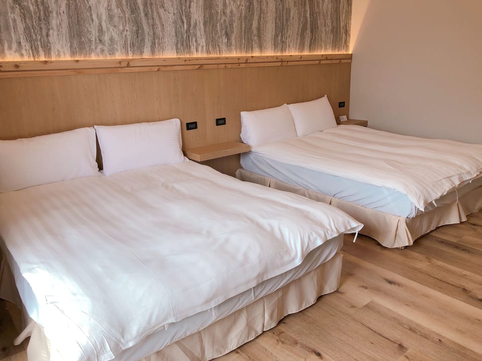 Standard Quadruple Room, 2 Double Beds, Non Smoking | Desk, blackout drapes, free WiFi, bed sheets