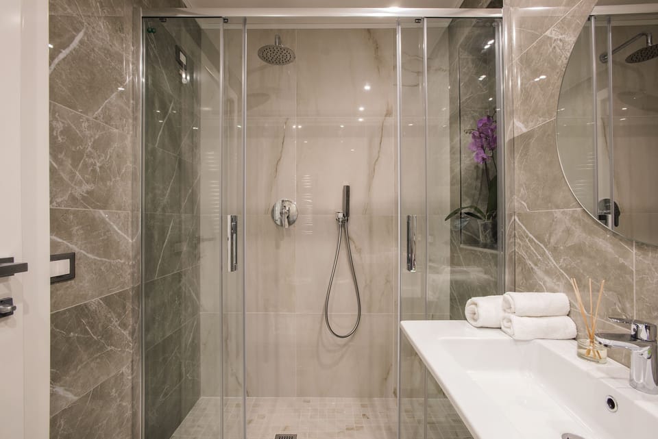 Bathroom shower