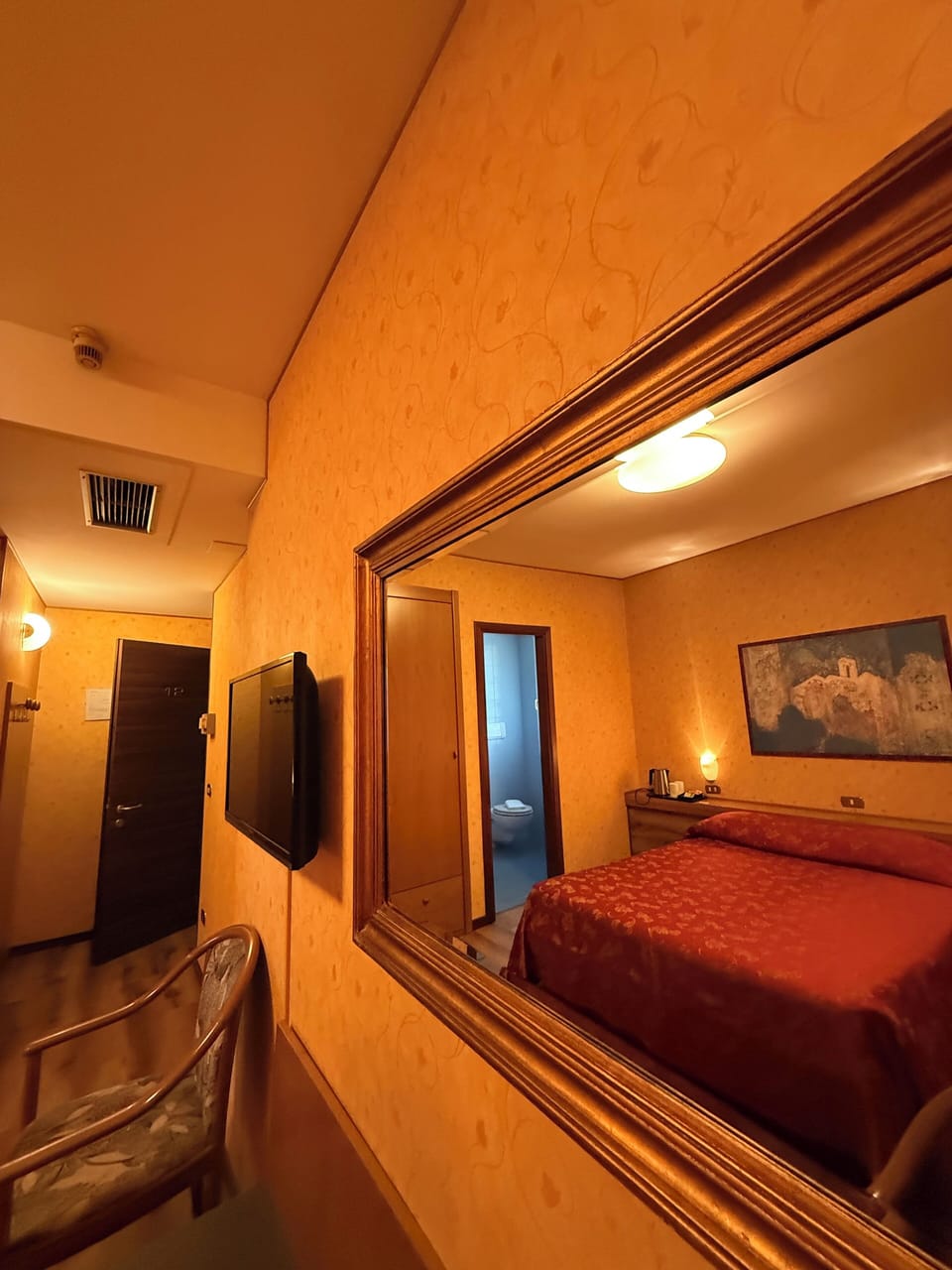 Standard Double or Twin Room | Desk, blackout drapes, soundproofing, free WiFi