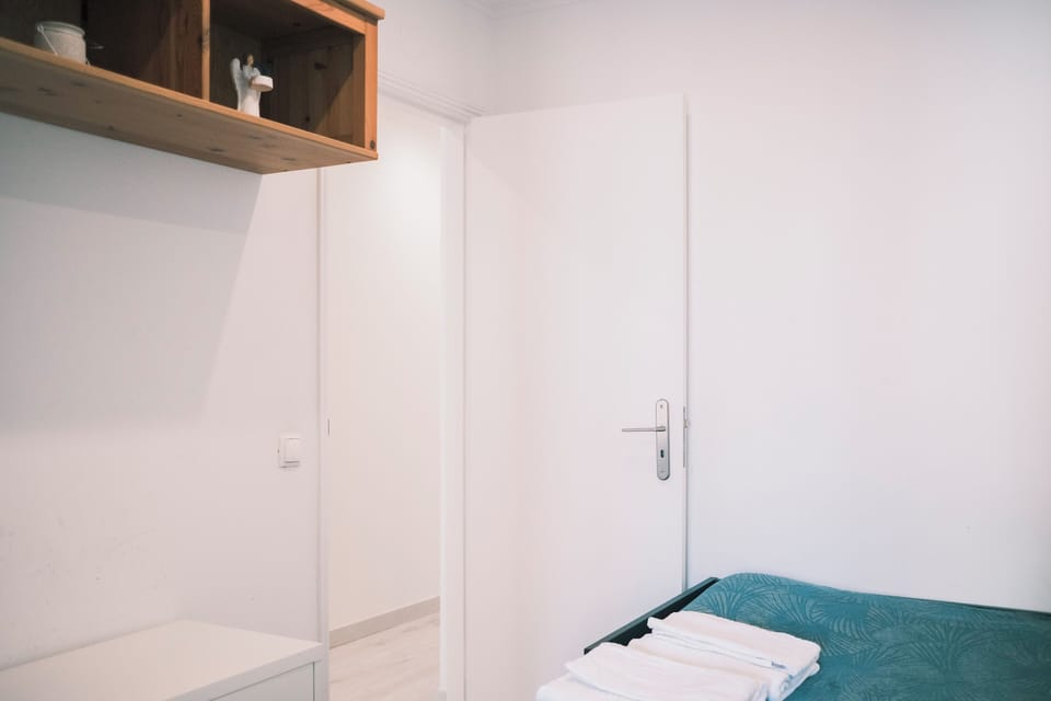 03 Nice Flat by Travessa do Pasteleiro Apartment in Lisbon