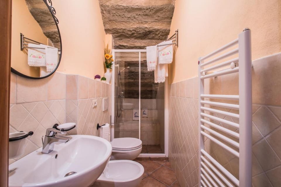 Traditional Room, 2 Bedrooms, Non Smoking, Garden View | Bathroom | Shower, rainfall showerhead, free toiletries, hair dryer