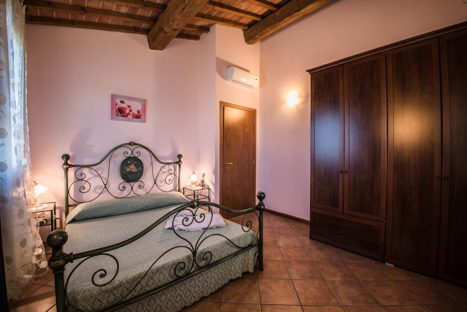 Traditional Room, 2 Bedrooms, Non Smoking, Garden View | 2 bedrooms, minibar, free WiFi, bed sheets
