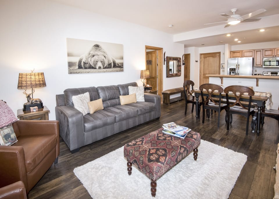 Condo, 2 Bedrooms | Living area | Smart TV