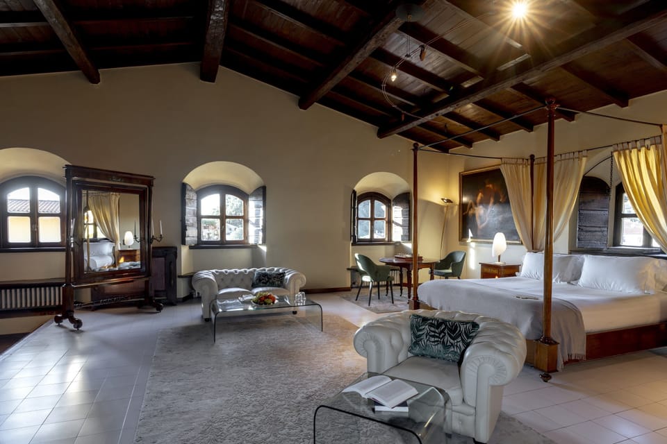 Royal Suite | In-room safe, desk, blackout drapes, soundproofing