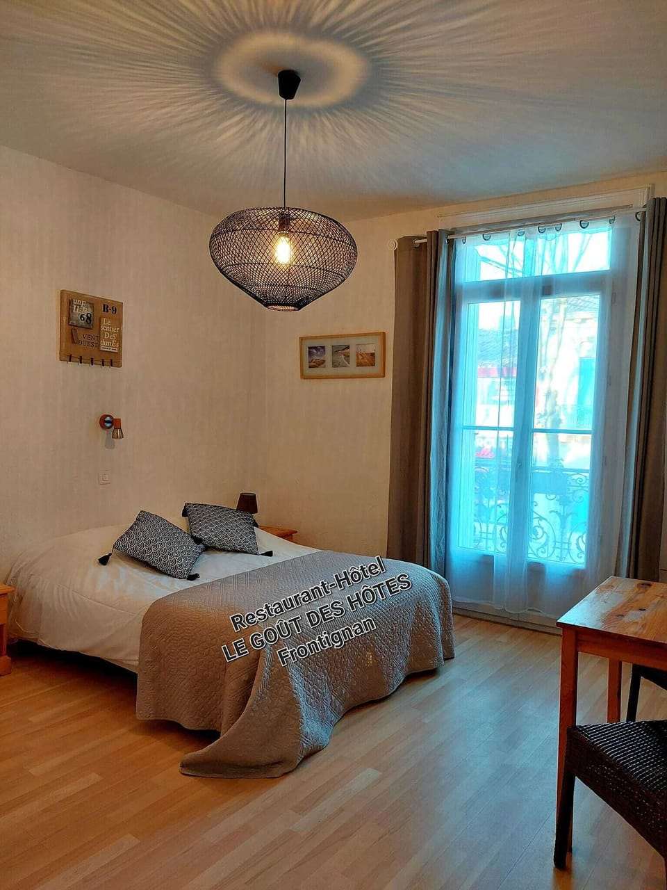Double Room, 1 Double Bed, Non Smoking | Individually decorated, individually furnished, iron/ironing board
