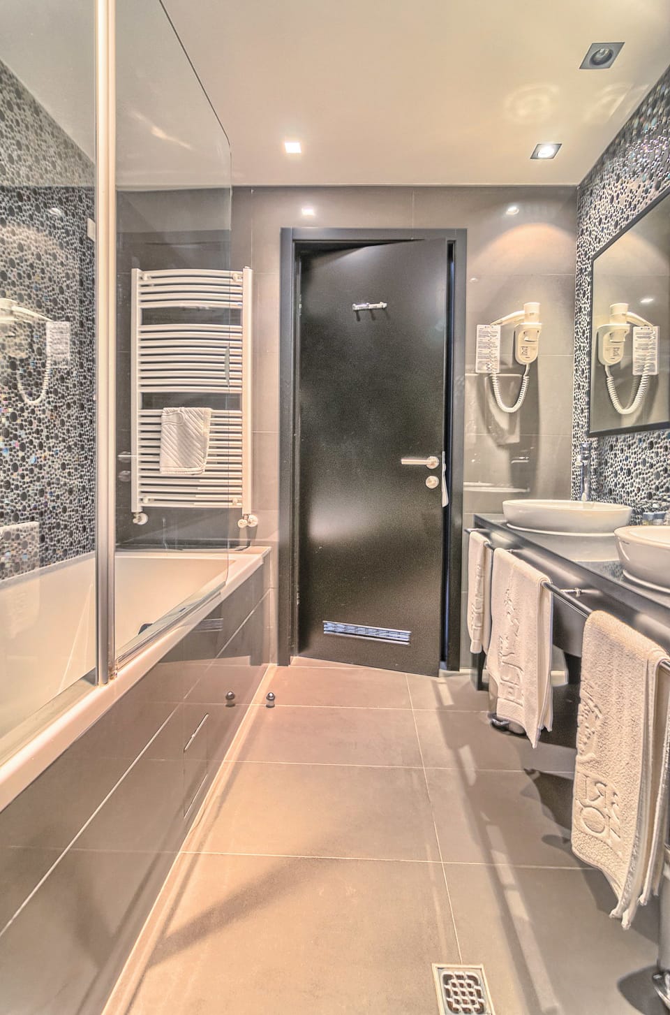 Suite, Sea View | Bathroom | Rainfall showerhead, hair dryer, towels, soap