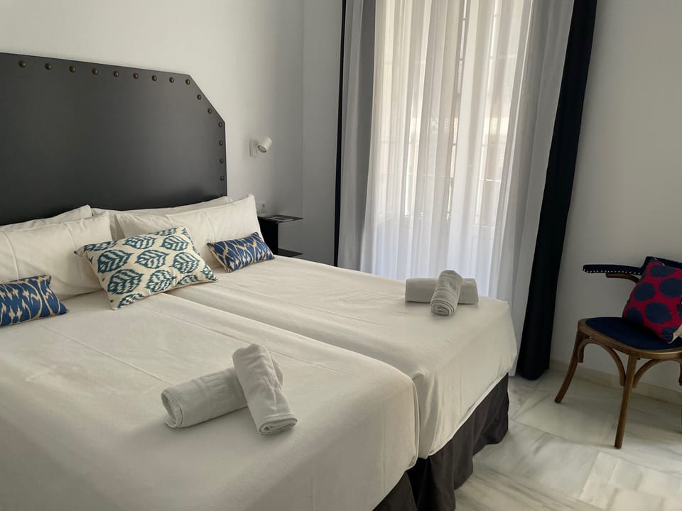 Standard Double or Twin Room | In-room safe, blackout drapes, soundproofing, iron/ironing board