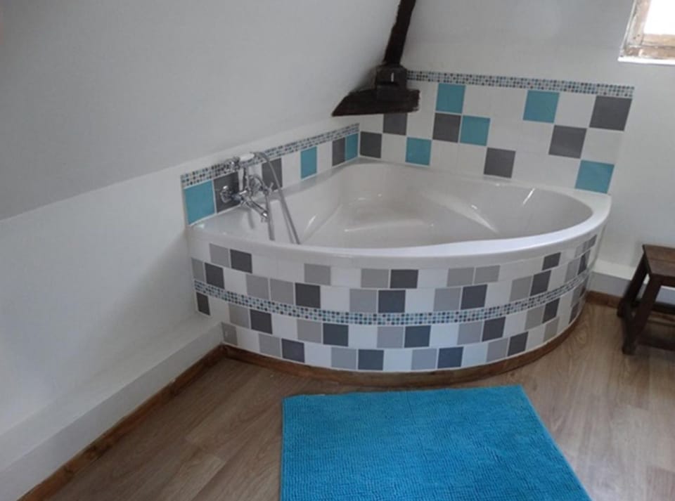 Double Room, 1 Double Bed, Non Smoking | Deep soaking bathtub