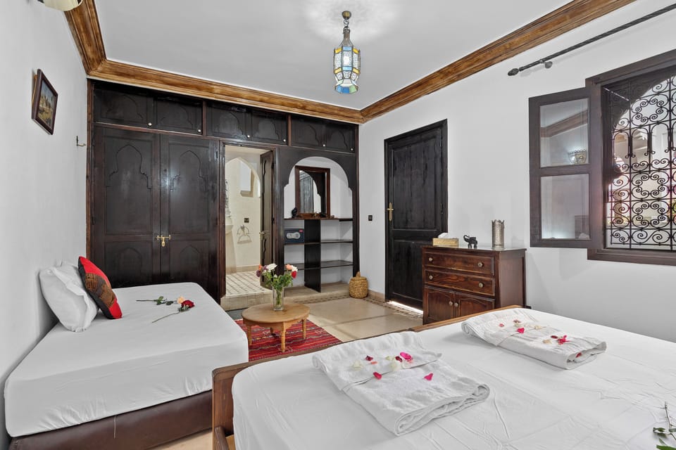 Deluxe Double or Twin Room, 1 King Bed, Non Smoking | Premium bedding, in-room safe, desk, blackout drapes