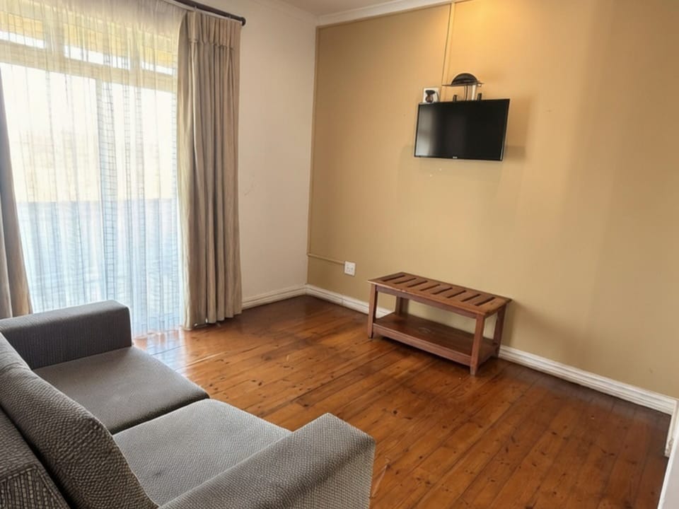 Family Room (Superior) | In-room safe, free WiFi, bed sheets